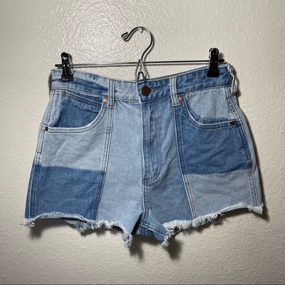 Billabong x Wrangler Sun up Cutt off Short. Size 28.